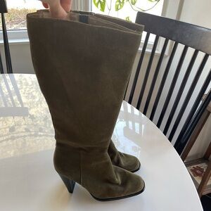 Amazing Vintage Newport News Green Suede Heeled Boots - 5.5